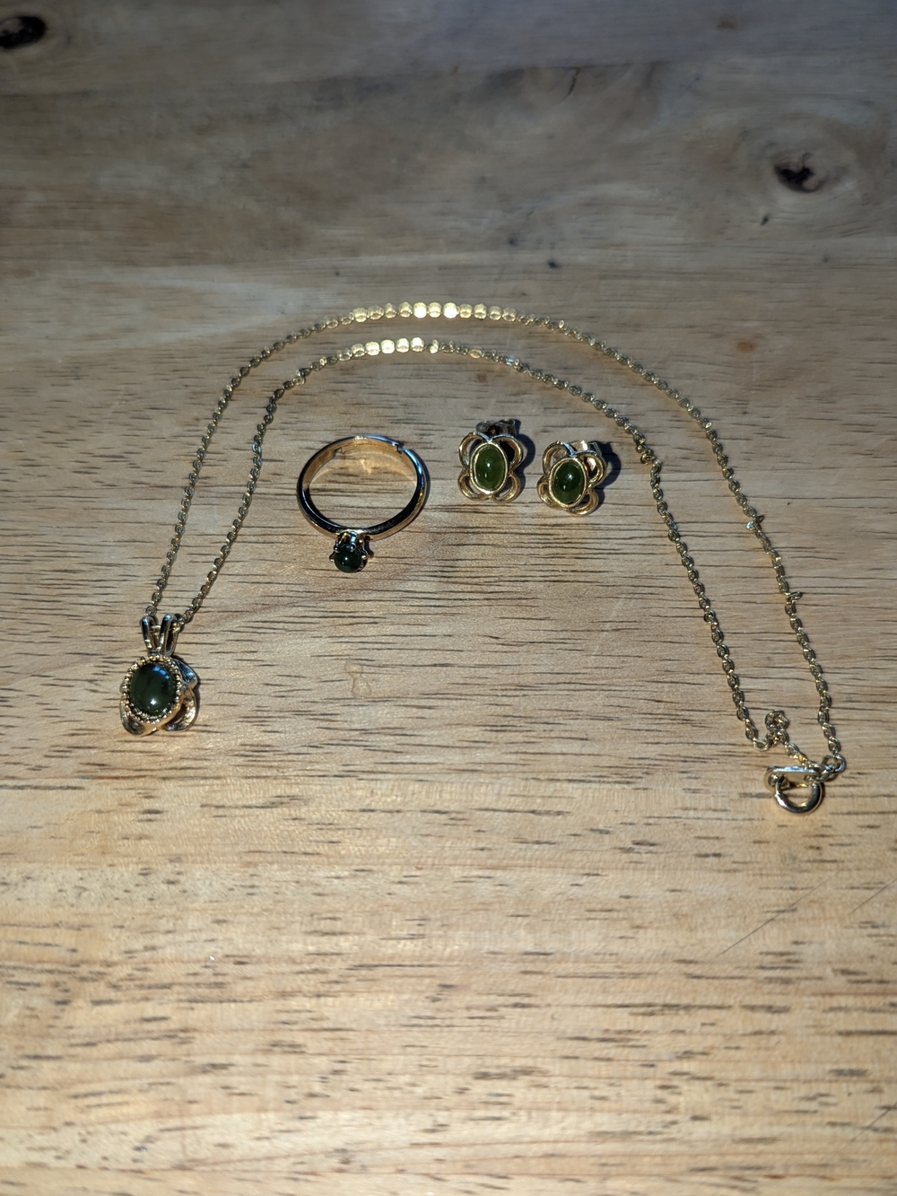 Vintage Gold-Tone Green Stone Pendant Necklace, Ring & Stud Earrings Set